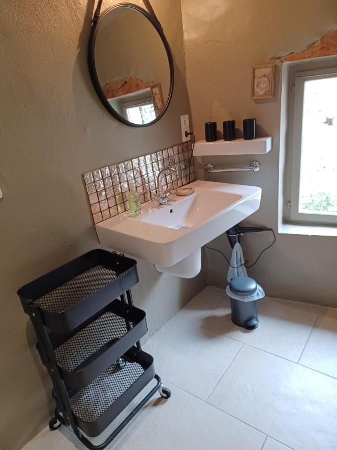 Hébergement de vacances Maison De Village En Pierre *